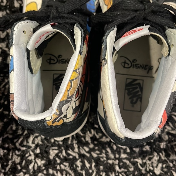 VANS LIMITED EDITION Disney x Sk8-Hi 'Mickey and Friends - Picture 5 of 9